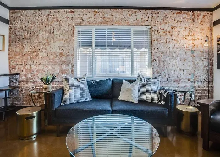 Woodward Place To Be Holiday home