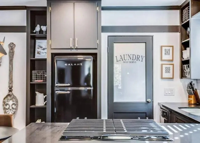 Woodward Place To Be Holiday home