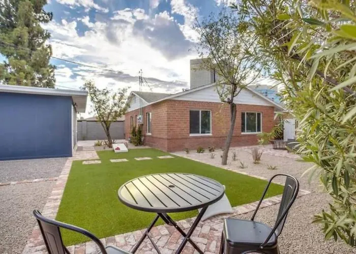 Woodward Place To Be Holiday home